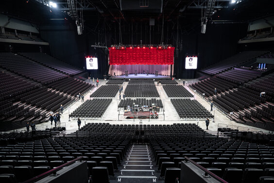 LDLC ARENA salle concert intérieur assis